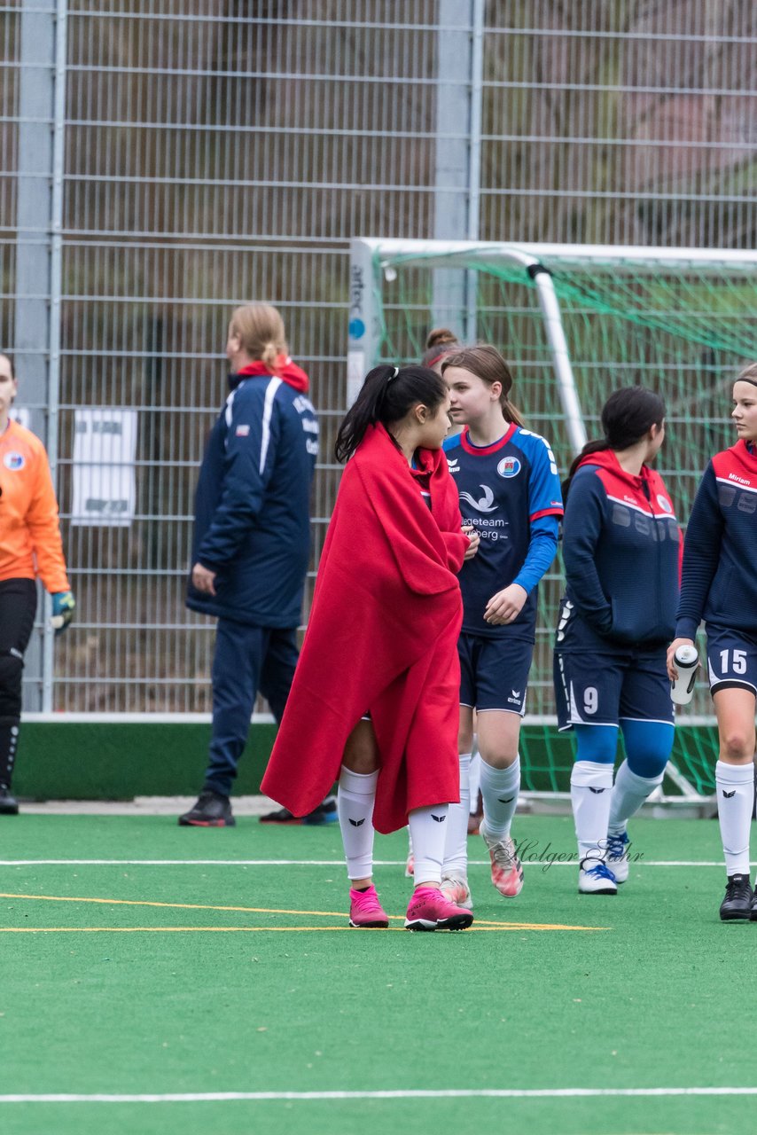 Bild 176 - wBJ VfL Pinneberg - St. Pauli : Ergebnis: 7:0 (Abbruch)